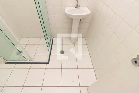 Banheiro de apartamento para alugar com 1 quarto, 43m² em República, São Paulo