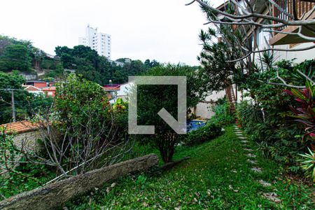Casa à venda com 300m², 4 quartos e sem vagaJardim / Piscina