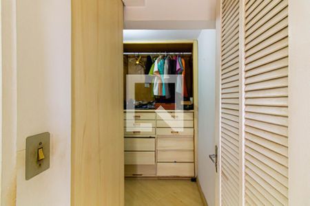 Casa à venda com 300m², 4 quartos e sem vagaCloset da Suíte 1