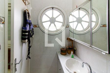 Casa à venda com 300m², 4 quartos e sem vagaBanheiro da Suíte 2