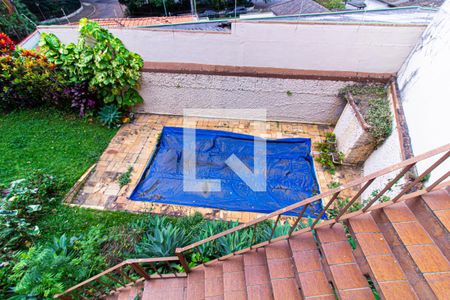 Casa à venda com 300m², 4 quartos e sem vagaJardim / Piscina