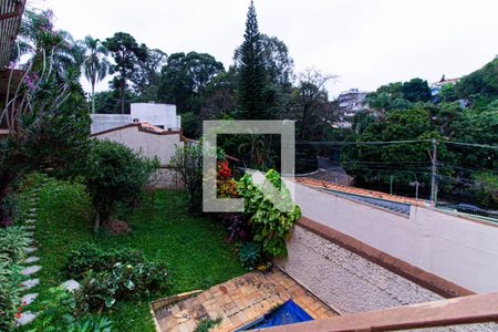Casa à venda com 300m², 4 quartos e sem vagaJardim / Piscina