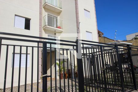 Apartamento para alugar com 47m², 2 quartos e 1 vaga Apartamento para alugar com 47m², 2 quartos e 1 vagaFachada