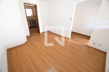 Sala de casa para alugar com 2 quartos, 90m² em Conjunto Habitacional Vila Santana (sousas), Campinas