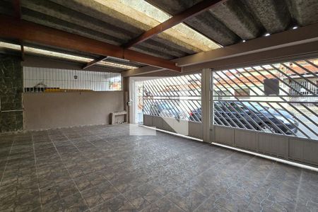 Casa para alugar com 75m², 2 quartos e 3 vagas Casa para alugar com 75m², 2 quartos e 3 vagasGaragem