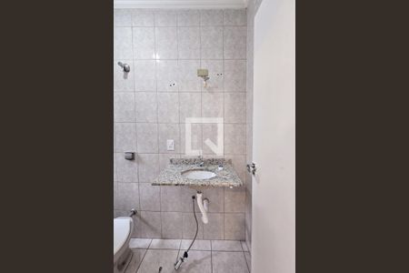 Casa para alugar com 75m², 2 quartos e 3 vagas Casa para alugar com 75m², 2 quartos e 3 vagasBanheiro - Suíte