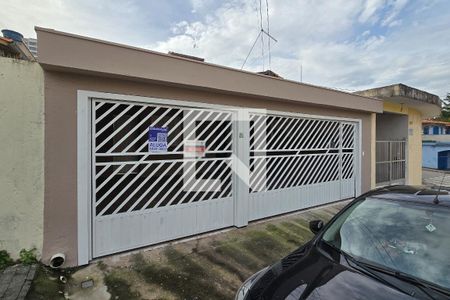 Casa para alugar com 75m², 2 quartos e 3 vagas Casa para alugar com 75m², 2 quartos e 3 vagasFachada