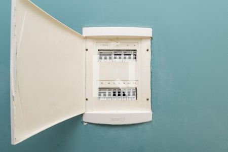 Detalhe da sala de casa para alugar com 1 quarto, 120m² em Irajá, Rio de Janeiro