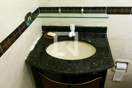 Banheiro de apartamento para alugar com 2 quartos, 70m² em Chácara Agrindus, Taboão da Serra