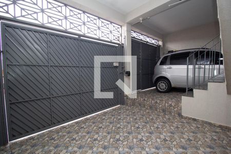 Garagem de casa à venda com 5 quartos, 166m² em Vila Mangalot, São Paulo