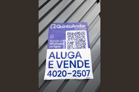 Fachada - placa instalada de casa à venda com 5 quartos, 166m² em Vila Mangalot, São Paulo