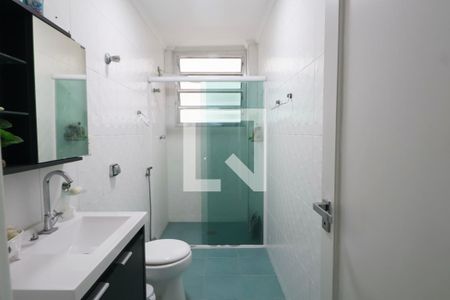 Banheiro Social de apartamento para alugar com 2 quartos, 68m² em Barra Funda, Guarujá