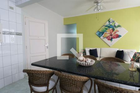 Cozinha de apartamento para alugar com 2 quartos, 68m² em Barra Funda, Guarujá