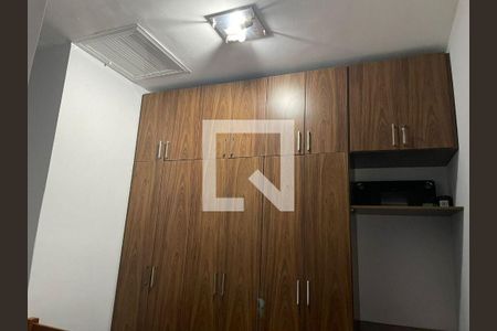 Casa à venda com 3 quartos, 225m² em Piratininga, Niterói