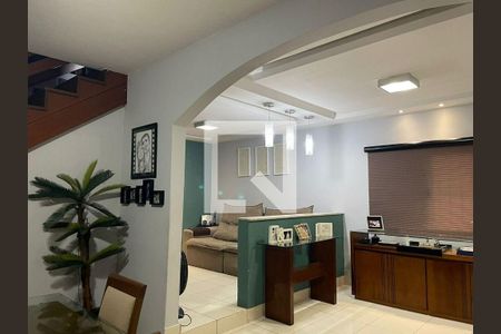 Casa à venda com 3 quartos, 225m² em Piratininga, Niterói