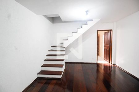 Escada de casa para alugar com 3 quartos, 80m² em Parque Mandaqui, São Paulo