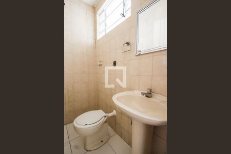 Casa para alugar com 80m², 3 quartos e 1 vaga Casa para alugar com 80m², 3 quartos e 1 vagaBanheiro de Serviço