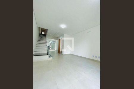 Casa à venda com 3 quartos, 170m² em Chácara Inglesa, São Paulo