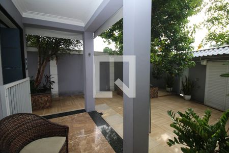Casa à venda com 400m², 3 quartos e 5 vagasVaranda - frente