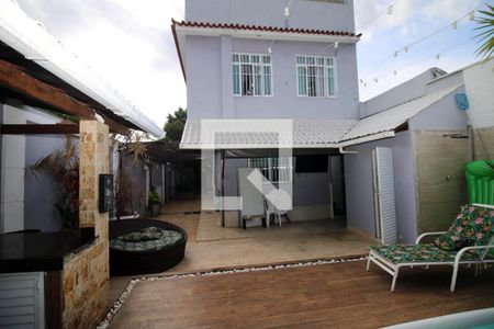 Casa à venda com 400m², 3 quartos e 5 vagasQuintal