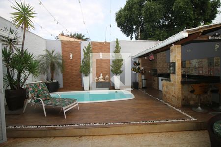 Casa à venda com 400m², 3 quartos e 5 vagasÁrea gourmet e Piscina