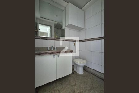 Apartamento à venda com 227m², 4 quartos e 3 vagasBanheiro Social