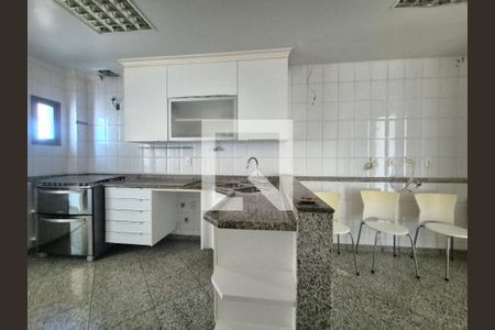 Apartamento à venda com 227m², 4 quartos e 3 vagasCozinha