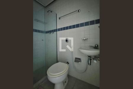 Apartamento à venda com 227m², 4 quartos e 3 vagasBanheiro de Serviço