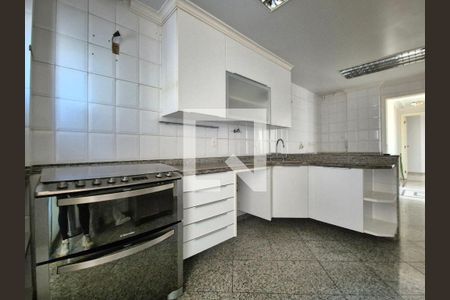 Apartamento à venda com 227m², 4 quartos e 3 vagasCozinha