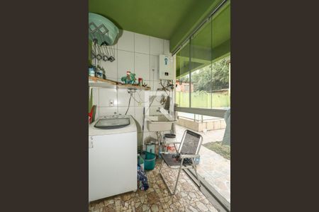 Área de Serviço de casa à venda com 4 quartos, 238m² em Jardim Itu, Porto Alegre