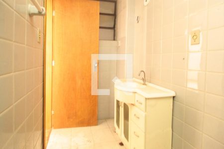 Banheiro de apartamento à venda com 3 quartos, 104m² em Independência, Porto Alegre