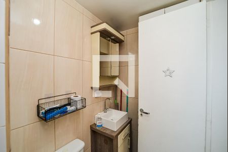Banheiro Social de apartamento à venda com 3 quartos, 62m² em Sarandi, Porto Alegre