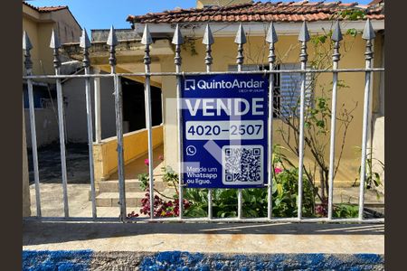 Plaquinha de casa à venda com 2 quartos, 250m² em Vila Sabrina, São Paulo