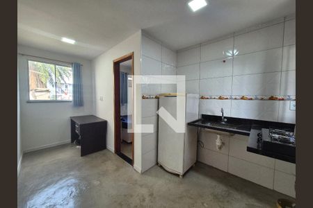 Sala/Cozinha de apartamento para alugar com 1 quarto, 30m² em Recreio dos Bandeirantes, Rio de Janeiro