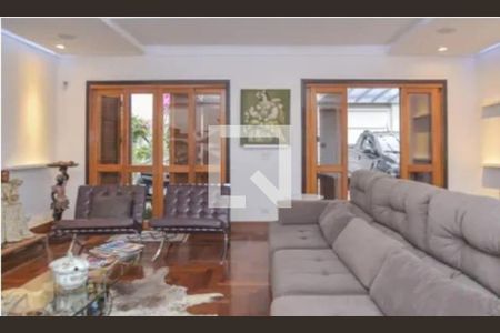 Casa à venda com 3 quartos, 250m² em Vila Monumento, São Paulo