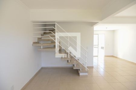 Sala de casa de condomínio para alugar com 3 quartos, 108m² em Condomínio Guaporé, Ribeirão Preto