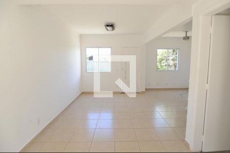 Sala de casa de condomínio para alugar com 3 quartos, 108m² em Condomínio Guaporé, Ribeirão Preto
