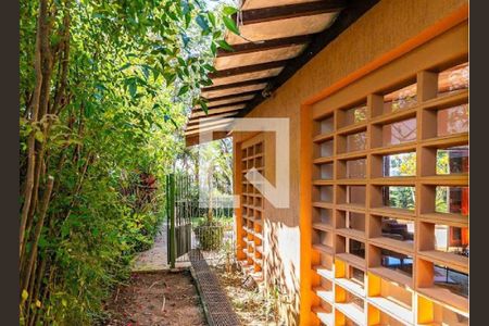 Casa à venda com 3 quartos, 250m² em Jardim Everest, São Paulo