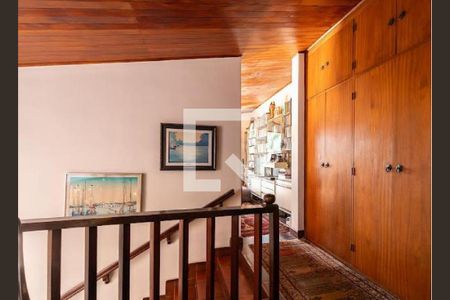 Casa à venda com 3 quartos, 250m² em Jardim Everest, São Paulo