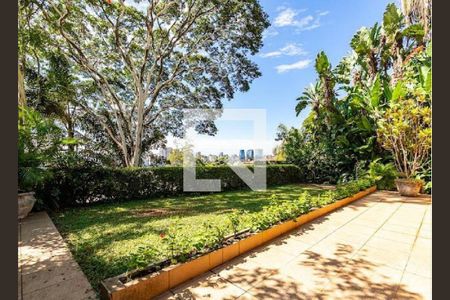Casa à venda com 3 quartos, 250m² em Jardim Everest, São Paulo