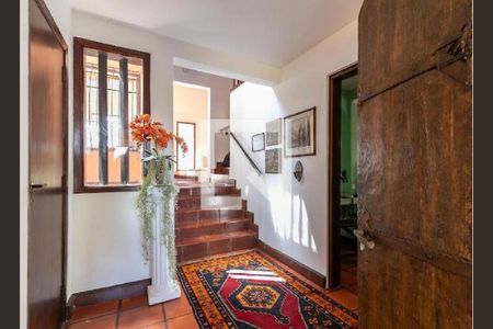 Casa à venda com 3 quartos, 250m² em Jardim Everest, São Paulo