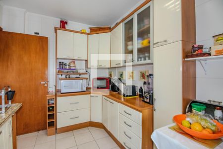 Cozinha e Área de Serviço de apartamento à venda com 3 quartos, 265m² em Jardim Lindóia, Porto Alegre