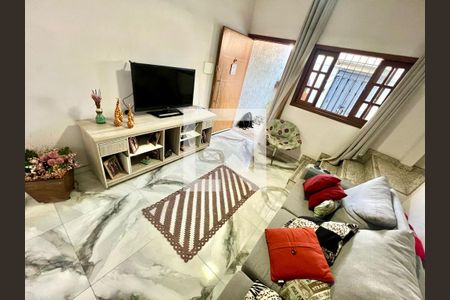 Sala de casa à venda com 3 quartos, 120m² em Santa Monica, Belo Horizonte