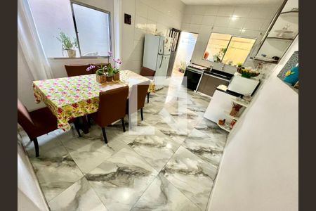 Cozinha de casa à venda com 3 quartos, 120m² em Santa Monica, Belo Horizonte
