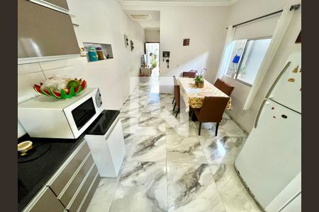 Cozinha de casa à venda com 3 quartos, 120m² em Santa Monica, Belo Horizonte