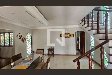 Casa à venda com 3 quartos, 259m² em Maria Paula, Niterói
