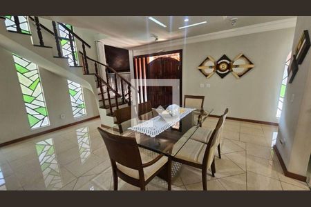 Casa à venda com 3 quartos, 259m² em Maria Paula, Niterói