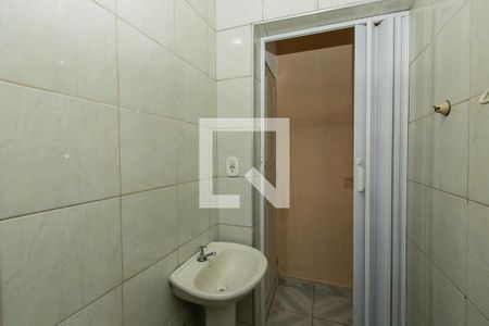 Banheiro de casa para alugar com 2 quartos, 60m² em Vila Cisper, São Paulo