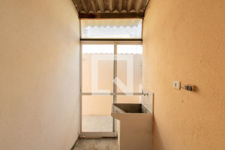 Área de Serviço de casa para alugar com 2 quartos, 60m² em Vila Cisper, São Paulo