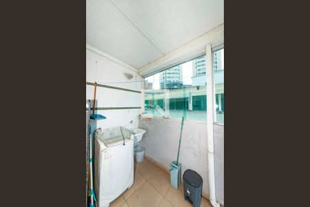 Apartamento à venda com 120m², 4 quartos e 2 vagas Apartamento à venda com 120m², 4 quartos e 2 vagasÁrea de Serviço